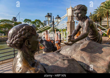 La RIVIÈRE DU MARCHAND, sculpture en bronze d'Aw Tee Hong, Flint Street, Fullerton Square, pont Anderson, Singapore, Singapour, Asie, Singapour Banque D'Images