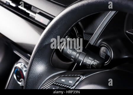 Libre Détails de l'interrupteur d'essuie-glace, intérieur de voiture moderne Banque D'Images