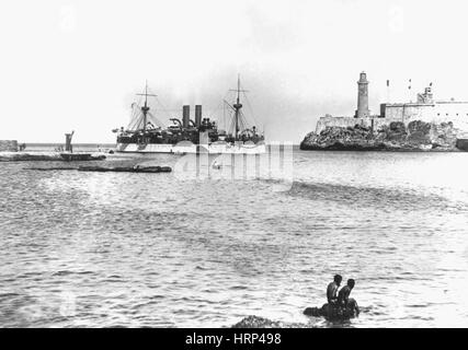 USS Maine dans le port de La Havane, 1898 Banque D'Images