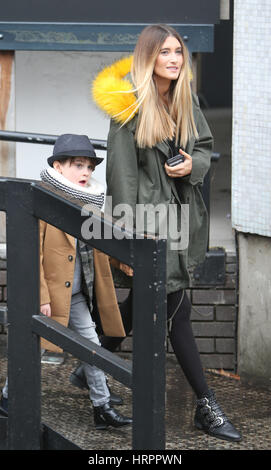 Charley Webb et Matthew Wolfenden et il fils hors studios ITV comprend : Charley Webb, Matthew Wolfenden Où : London, Royaume-Uni Quand : 31 Jan 2017 Banque D'Images