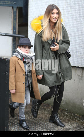 Charley Webb et Matthew Wolfenden et il fils hors studios ITV comprend : Charley Webb, Matthew Wolfenden Où : London, Royaume-Uni Quand : 31 Jan 2017 Banque D'Images