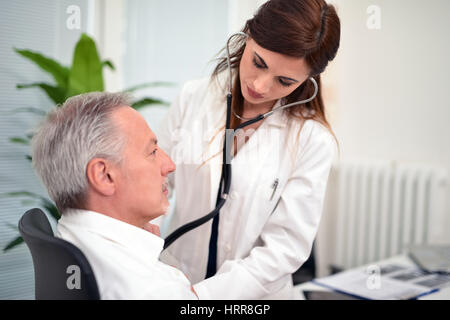 La visite d'un patient médecin Banque D'Images