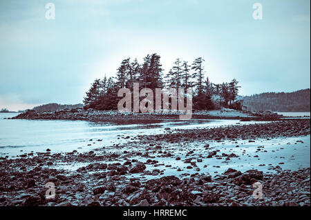 Magic Island à Halibut Point State Recreation Area près de Sitka, Alaska, USA. Photographie par Jeffrey Wickett, NorthLight la photographie. https://northlig Banque D'Images