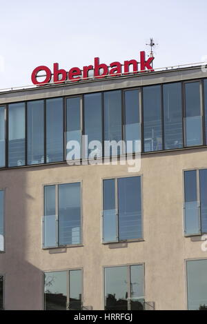 PRAGUE, RÉPUBLIQUE TCHÈQUE - 3 mars : à partir de la 3-Banken-Gruppe Oberbank logo de l'entreprise sur le bâtiment de l'administration centrale tchèque le 3 mars 2017 à Prague, République tchèque r Banque D'Images