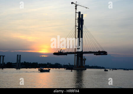 Construction d'un nouveau pont sur le Mékong, Vietnam Banque D'Images