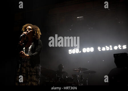 Barcelone - JUN 14 : attaque massive (Anglais) Groupe de musique en concert au festival Sonar le 14 juin 2014 à Barcelone, Espagne. Banque D'Images