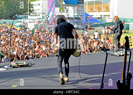 MADRID - SEPT 13 : Band of Skulls (groupe originaire de Southampton) concert au Festival Dcode le 13 septembre 2014 à Madrid, Espagne. Banque D'Images