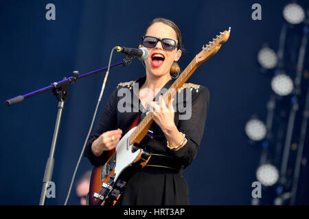 MADRID - SEPT 13 : Anna Calvi à performance Festival Dcode le 13 septembre 2014 à Madrid, Espagne. Banque D'Images