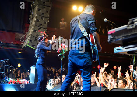 Barcelone - DEC 05 : Fuel Fandango (électronique, funk, fusion et bande de flamenco) effectue à Apolo (lieu) le 05 décembre 2014 à Barcelone, Espagne. Banque D'Images