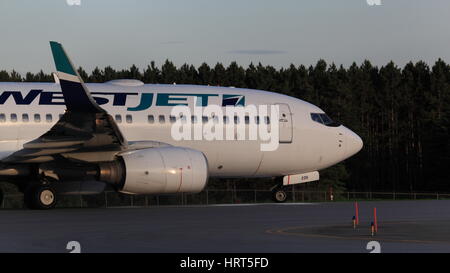 Boeing 737-700 C-FWSV WestJet à l'aéroport d'Ottawa l'Aéroport International d'Ottawa, Canada, le 04 juin, 2015 Banque D'Images