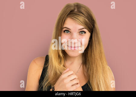 Blonde Girl Smiling Concept Studio Banque D'Images
