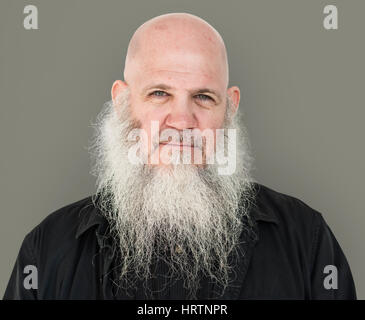 Adultes Hommes longue barbe Bald Head Thoughtful Banque D'Images