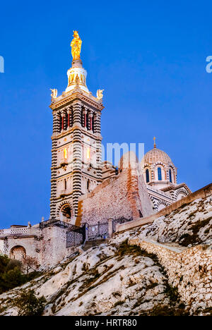 Basilique catholique de Notre Dame de la Garde Notre Dame De La Garde sur la colline à Marseille, France Banque D'Images