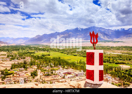 Belle vue sur Vallée de l'Indus de Thiksay monastère du Ladakh, au Cachemire, en Inde Banque D'Images