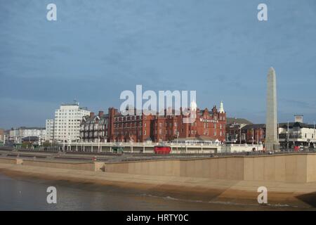 Blackpool, War Memorial sur promenade du Nord Banque D'Images