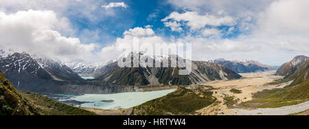 Vue sur la vallée de Hooker Sealy Tarns track, des lacs glaciaires et Hooker Lake Lac Mueller, Mount Cook National Park Banque D'Images