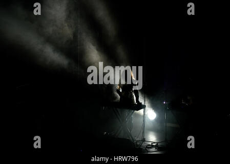 Barcelone - NOV 20 : Beach House (dream pop) de Baltimore en concert au stade Apolo le 20 novembre 2015 à Barcelone, Espagne. Banque D'Images