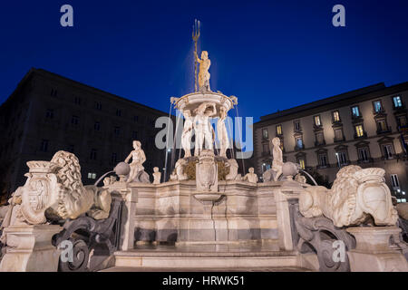 Fontaine de Neptune, Naples, Italie. Banque D'Images