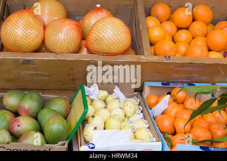 Étal de fruits dans Chinatown Londres Banque D'Images