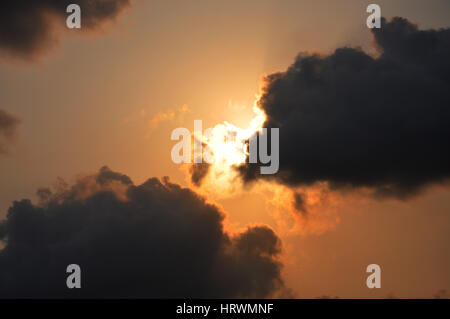 Nuages sombres de la plage d'Alleppy, Kerala, Inde (photo Copyright © par Saji Maramon) Banque D'Images