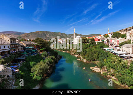 La vieille ville de Mostar et la rivière Banque D'Images