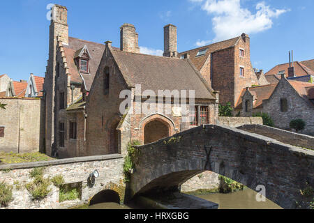 Célèbre Pont Bonifacius St médiéval dans le centre historique de Bruges.(Belgique). À l'horizontale. Banque D'Images