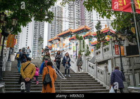 Les touristes visitant le Temple de Wong Tai Sin à Hong Kong Banque D'Images