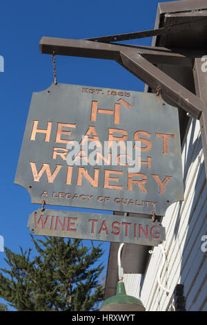 Hearst ranch winery signe à Sebastian Historique's General Store & café dans le vieux village de San Simeon Banque D'Images