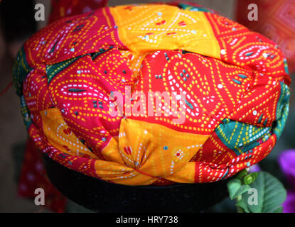 Turban aux couleurs vives (rajasthani Traditional Cap), Rajasthan, Inde (photo Copyright © Saji Maramon) Banque D'Images