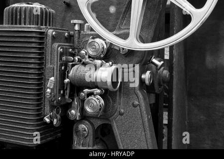 Un projecteur de film III - Antique projecteur de film des années 1920 ou 1930 Banque D'Images