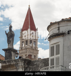 Cathédrale et statue de Trogir, Croatie Banque D'Images