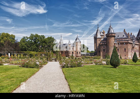 Haarzuilens, Pays-Bas - 5 août 2015 : Le plus vieux record historique d'un bâtiment à l'emplacement de l'actuel château de Haar dates pour 1391. L Banque D'Images