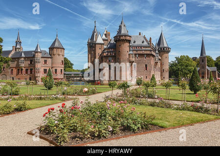 Haarzuilens, Pays-Bas - 5 août 2015 : Le plus vieux record historique d'un bâtiment à l'emplacement de l'actuel château de Haar dates pour 1391. L Banque D'Images