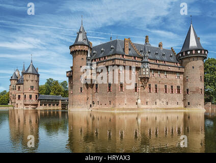 Haarzuilens, Pays-Bas - 5 août 2015 : Le plus vieux record historique d'un bâtiment à l'emplacement de l'actuel château de Haar dates pour 1391. L Banque D'Images