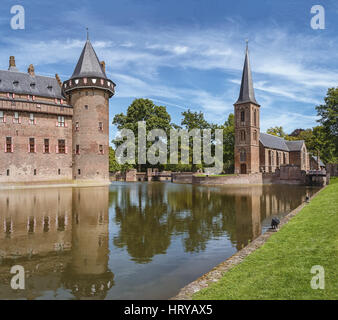 Haarzuilens, Pays-Bas - 5 août 2015 : Le plus vieux record historique d'un bâtiment à l'emplacement de l'actuel château de Haar dates pour 1391. L Banque D'Images