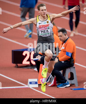 Belgrade, Serbie. Le 05 Mar, 2017. Max Hess de l'Allemagne en action lors de la finale du triple saut à l'Europe d'athlétisme en salle 2017 finale à Belgrade, Serbie, 05 mars 2017. Photo : Sven Hoppe/dpa/Alamy Live News Banque D'Images