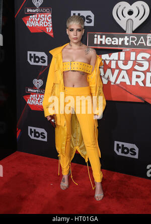 LOS ANGELES, CA - 05 Mars : Halsey, au iHeartRadio Music Awards 2017 au Forum en Californie le 05 mars 2017. Credit : FS/MediaPunch Banque D'Images