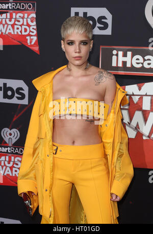 LOS ANGELES, CA - 05 Mars : Halsey, au iHeartRadio Music Awards 2017 au Forum en Californie le 05 mars 2017. Credit : FS/MediaPunch Banque D'Images