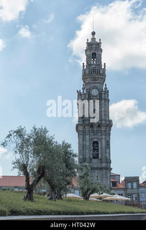 La Tour des Clercs (Torre dos Clerigos) centre-ville de Porto photo avec aucun peuple Banque D'Images