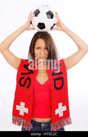 Junge Frau mit Schweiz-Schal und Fu ?ball, Fu ?ballfan, Euro 2008 - Swiss soccer fan Banque D'Images