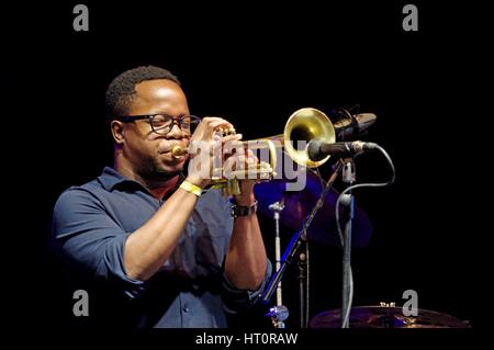 Ambrose Akinmusire, Love Supreme Jazz Festival, Glynde Place, East Sussex, 2015. Artiste : Brian O'Connor. Banque D'Images