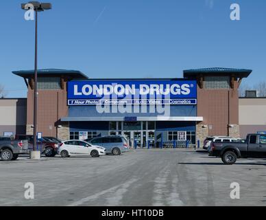 Un London Drugs store à Calgary, Alberta, Canada Banque D'Images