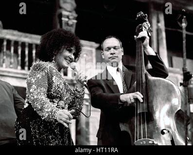 Alec Dankworth et Cleo Laine, le Globe, Londres, 2000. Artiste : Brian O'Connor Banque D'Images