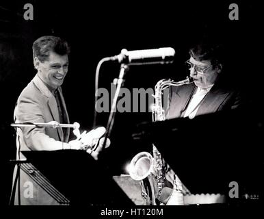 Alan Skidmore et Georgie Fame, Ronnie Scott's, Londres, 1991. Artiste : Brian O'Connor Banque D'Images