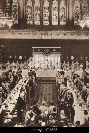 'Le Roi George VI et la reine Elizabeth participant à un déjeuner pour célébrer l' couronnement, 1937. Artiste : Inconnu. Banque D'Images