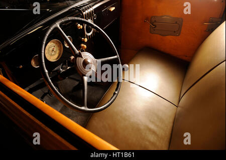 Woodie Ford station wagon 1935 de luxe. Artiste : Simon de l'argile. Banque D'Images