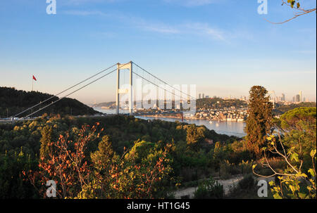 Pont Fatih Sultan Mehmet, reliant l'Europe à l'Asie. Situé à Istanbul, Turquie Banque D'Images