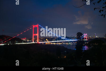 Pont Fatih Sultan Mehmet, reliant l'Europe à l'Asie. Situé à Istanbul, Turquie. Banque D'Images