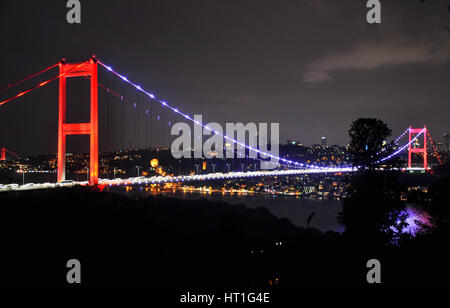 Pont Fatih Sultan Mehmet, reliant l'Europe à l'Asie. Situé à Istanbul, Turquie. Banque D'Images