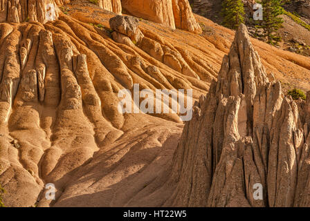 Les hoodoos de tuf volcanique dans la région géologique de Wheeler dans les montagnes de San Juan, Colorado, États-Unis Banque D'Images